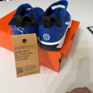 Little boys 2.5Y Nike royal blue shoes